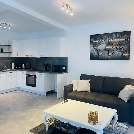 Zentrale Mitten In 2 *
